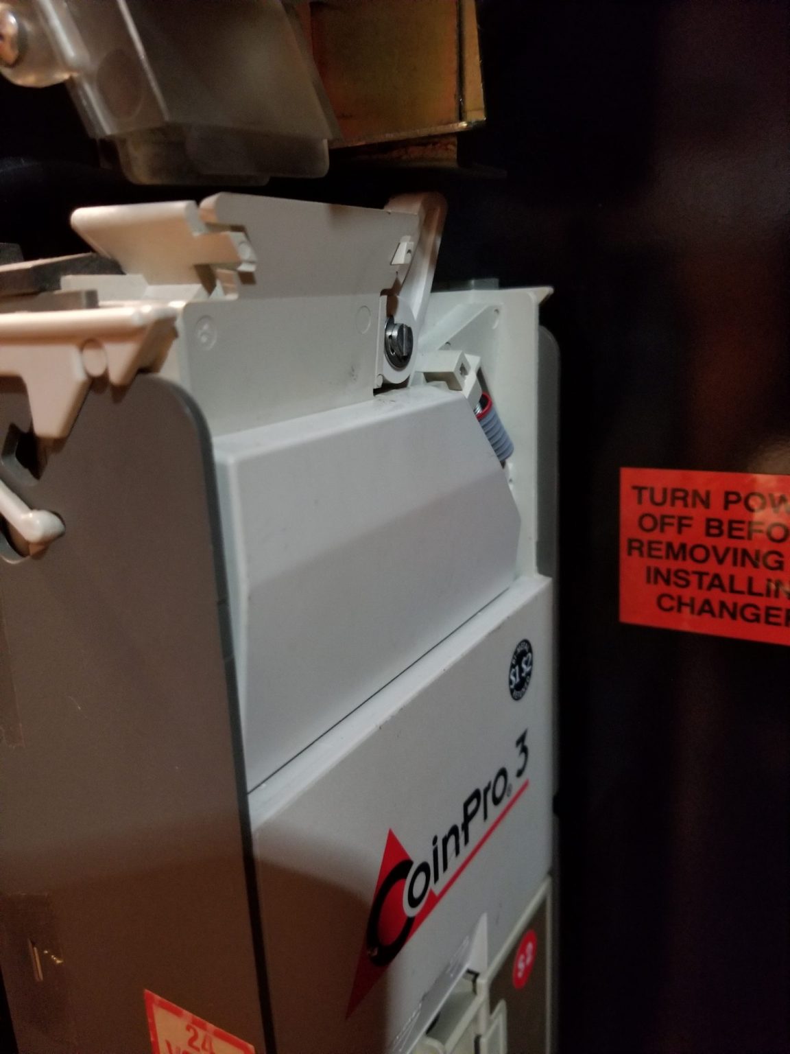 Simple fix on vending coin mechanism not accepting coins Vending