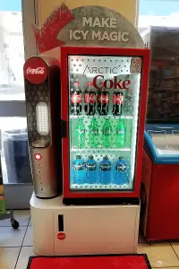 Arctic-Coke-Machine-3